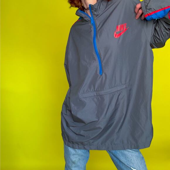 Nike Unisex Gray and Blue Striped Windbreaker Jacket - Picture 9 of 14